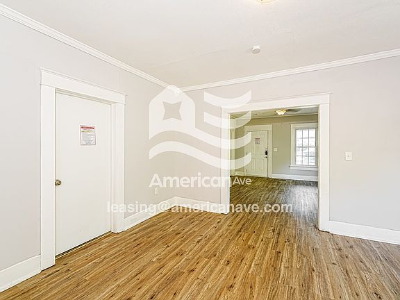 1005983_004_dining_room_5.jpg