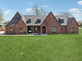 27330 E 64th St S, Broken Arrow, OK 74014