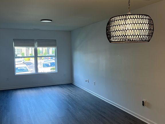 4th image of 100 Stratford Lakes Dr #108