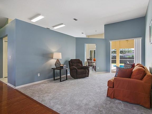 5th image of 1823 Vista River Dr