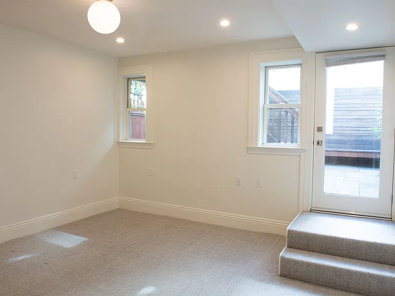 1045 Sanchez St — Photo 23