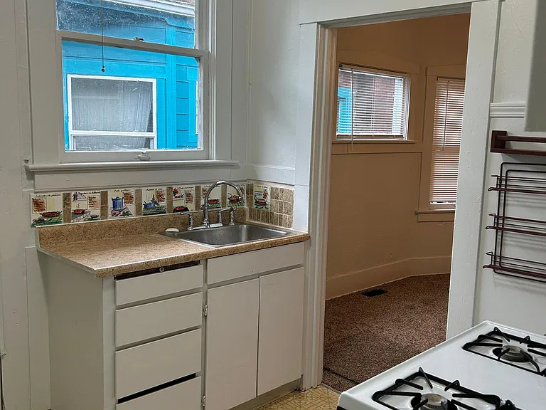 2921 SE Morrison St — Photo 3