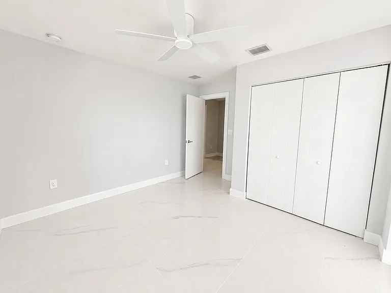 31569 Avenue D — Photo 4