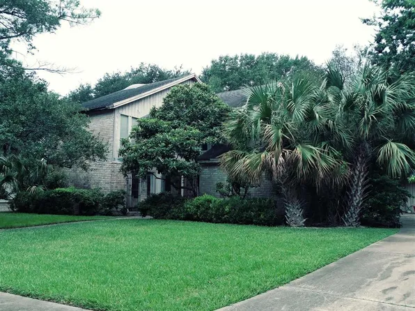 11954 Pebble Rock Dr, Houston, TX 77077