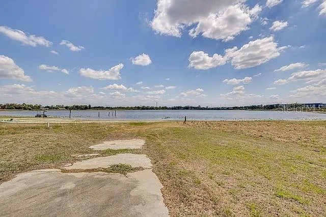 920 Lakeview Dr — Photo 30
