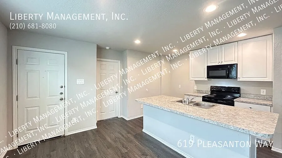 3 Bed, 2 Bath Single Story Home — Photo 4