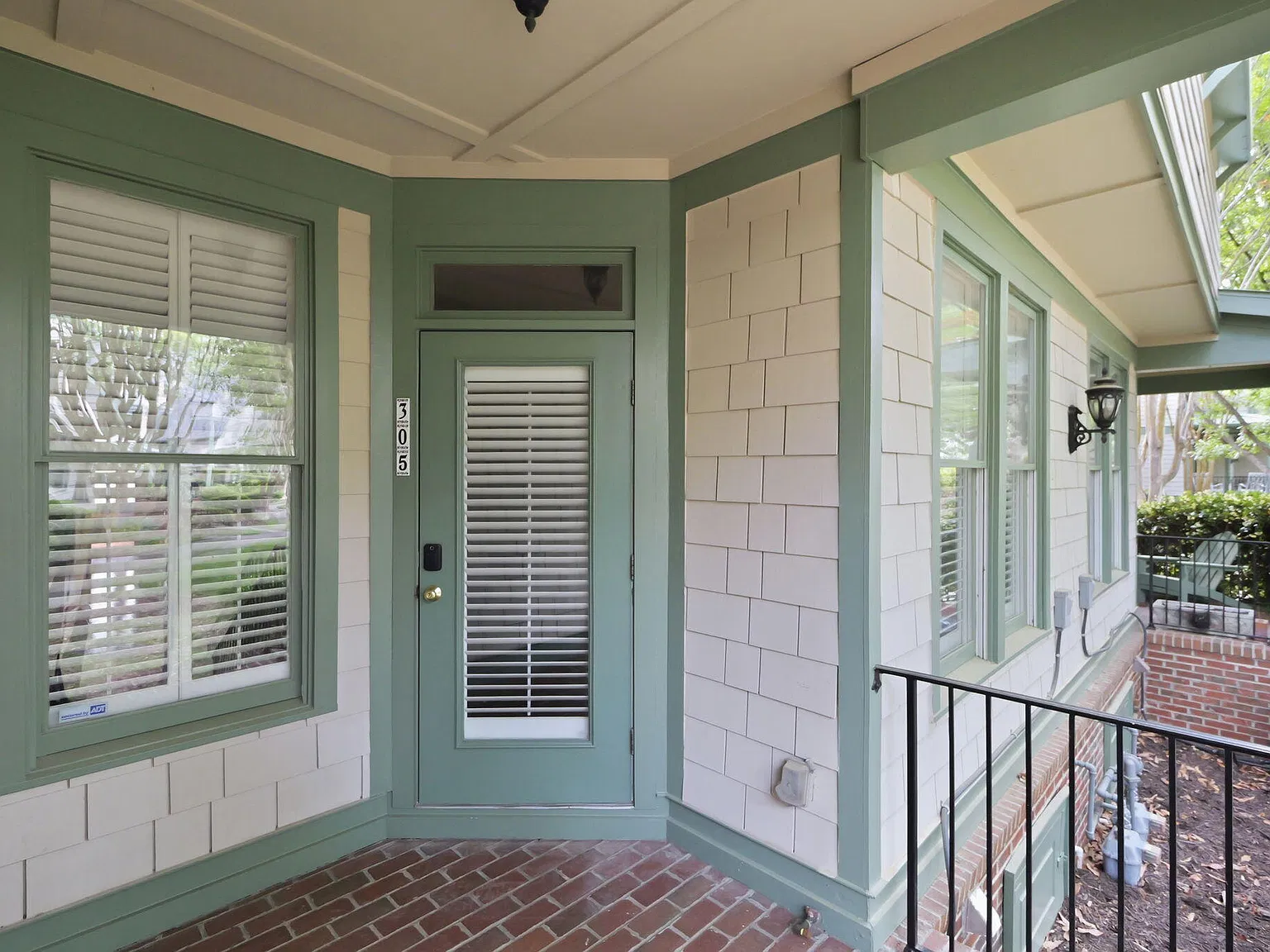 2 bed, 2.5 bath, 1709 sqft, $2,400 — Photo 3