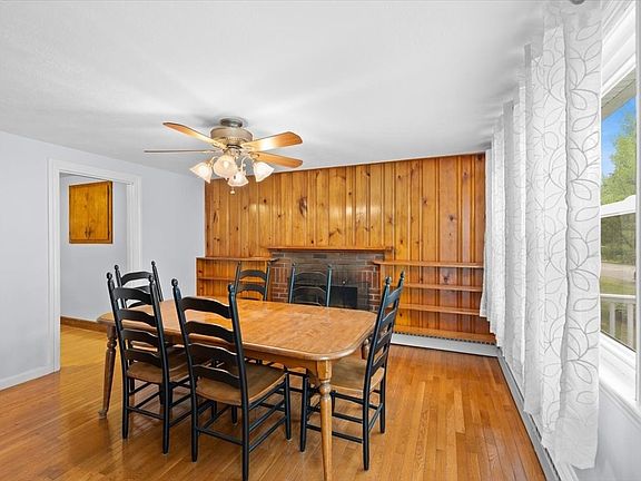 3rd image of 2 Margaret Rd