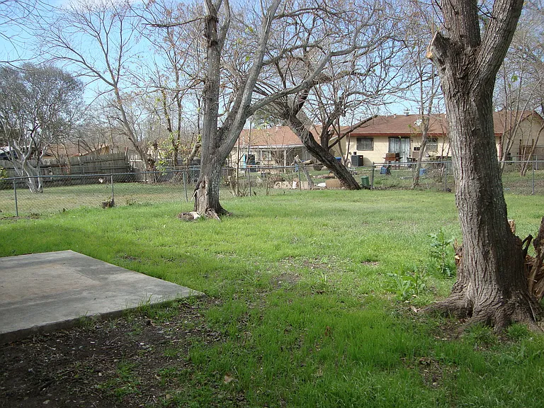 8715 Yellow Knife St — Photo 13