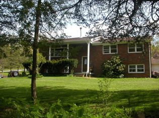 18 Brooks Dr, Kerhonkson, NY 12446