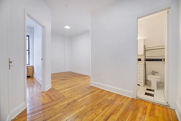 Rented by REAL New York | media 33