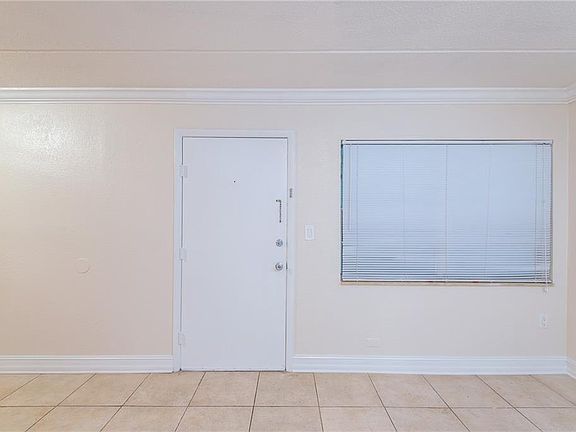4th image of 5221 S Bayshore Blvd #31