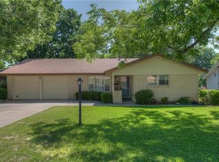 3705 Cimmaron Trl, Fort Worth, TX 76116