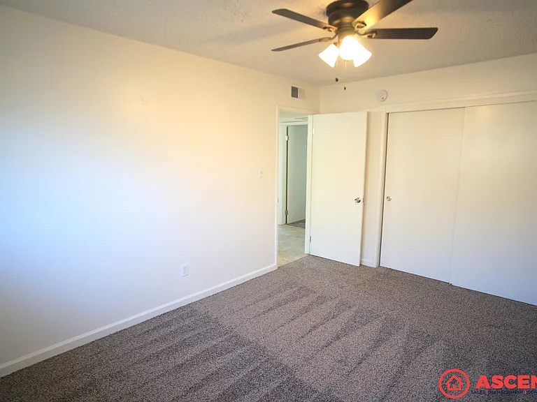 209 E. Warren Ave — Photo 9