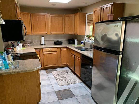 5th image of 10838 W Willowbrook Dr