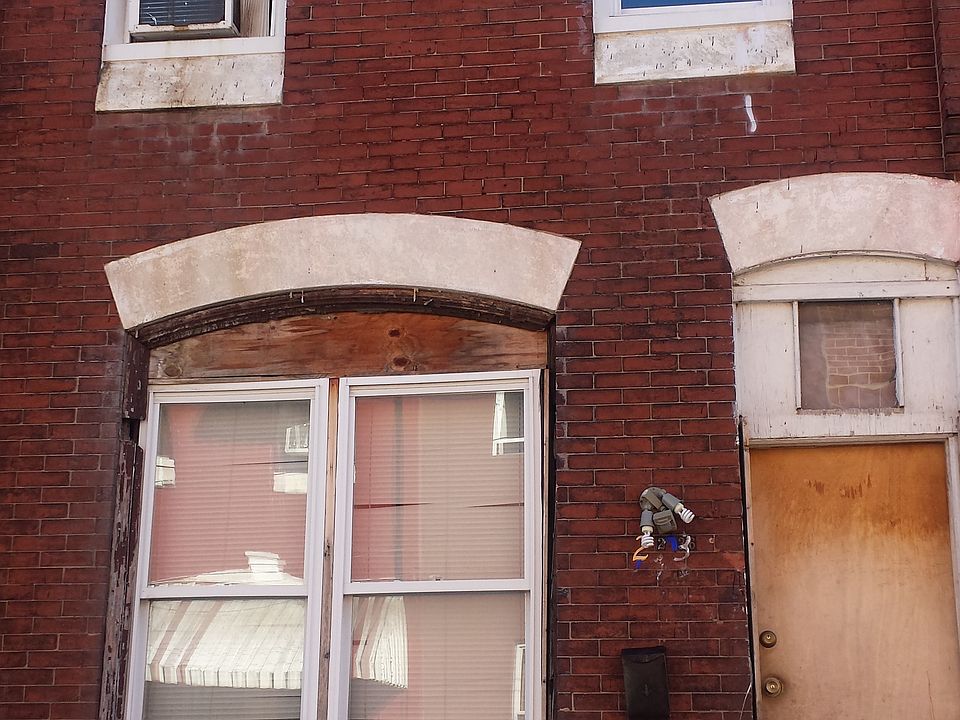 1st image of 2836 W Oakdale St