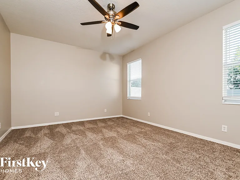 8907 Sandy Plains Dr — Photo 6