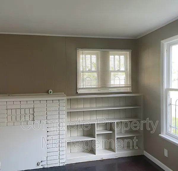 8211 Rugby Ave — Photo 6
