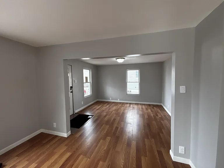 2538 Florent Ave — Photo 4