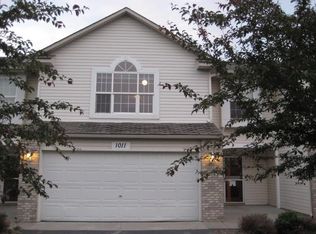 1011 Juniper Ct, Shakopee, MN 55379