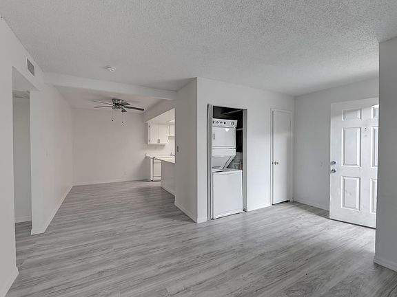 3rd image of 6200 Camino De Rosa Dr #4