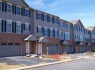 11 Vista Cir, Lemoyne, PA 17043