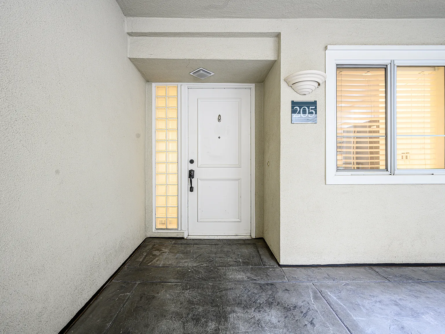 2 bed, 1350 sqft, $3,500 — Photo 2