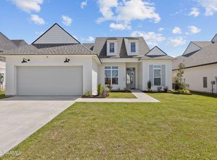 204 Amsterdam Ave, Youngsville, LA 70592