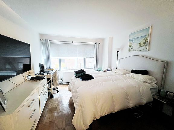 4th image of 245 E 63rd St APT 609
