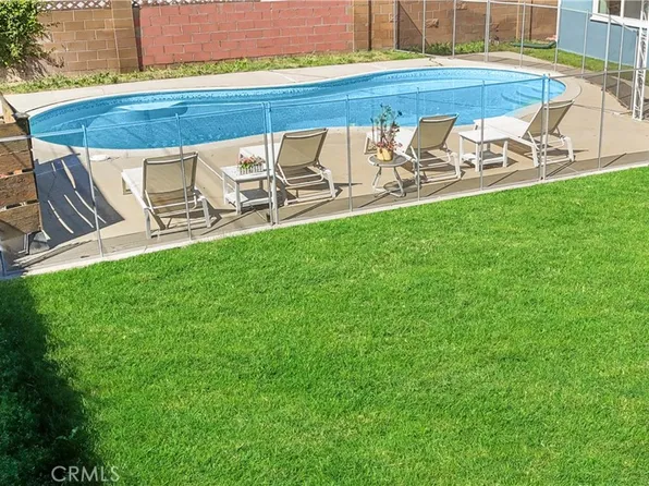 23928 Archwood St, West Hills, CA 91307