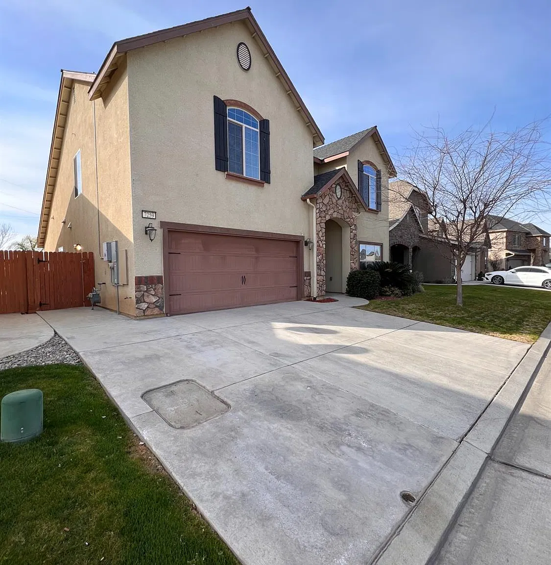 4 bed, 2456 sqft, $2,800 — Photo 3