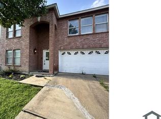 203 Kissimmee Dr, Arlington, TX 76002