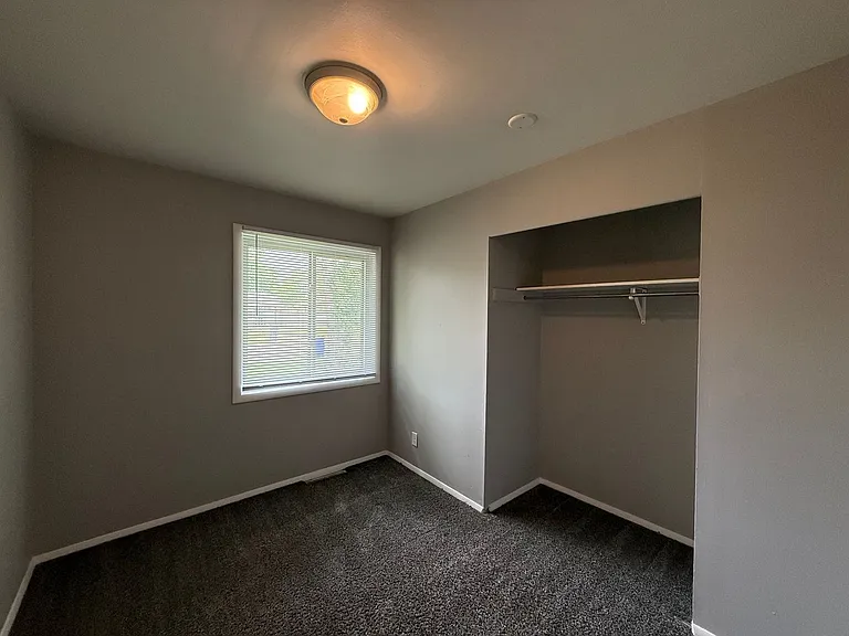 1619 W Waggoner St — Photo 5
