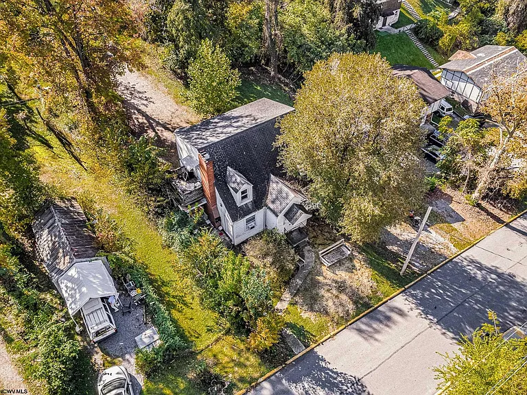 230 Cornell Ave — Photo 3