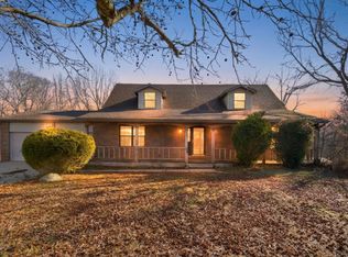 801 Maxine Ave, Crane, MO 65633