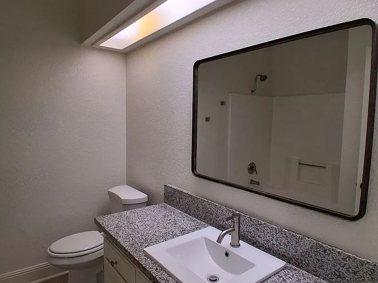 8147 N Cedar Ave #125 — Photo 12