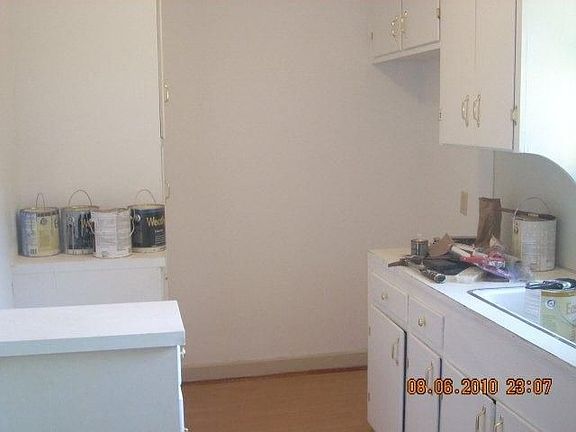 3rd image of 104 Polk St