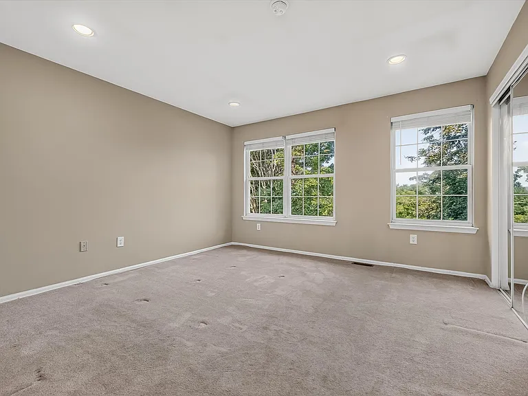 2140 Jordan Ct — Photo 16