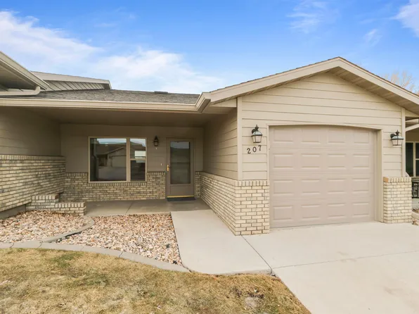 207 Yellowstone Pl, Spearfish, SD 57783