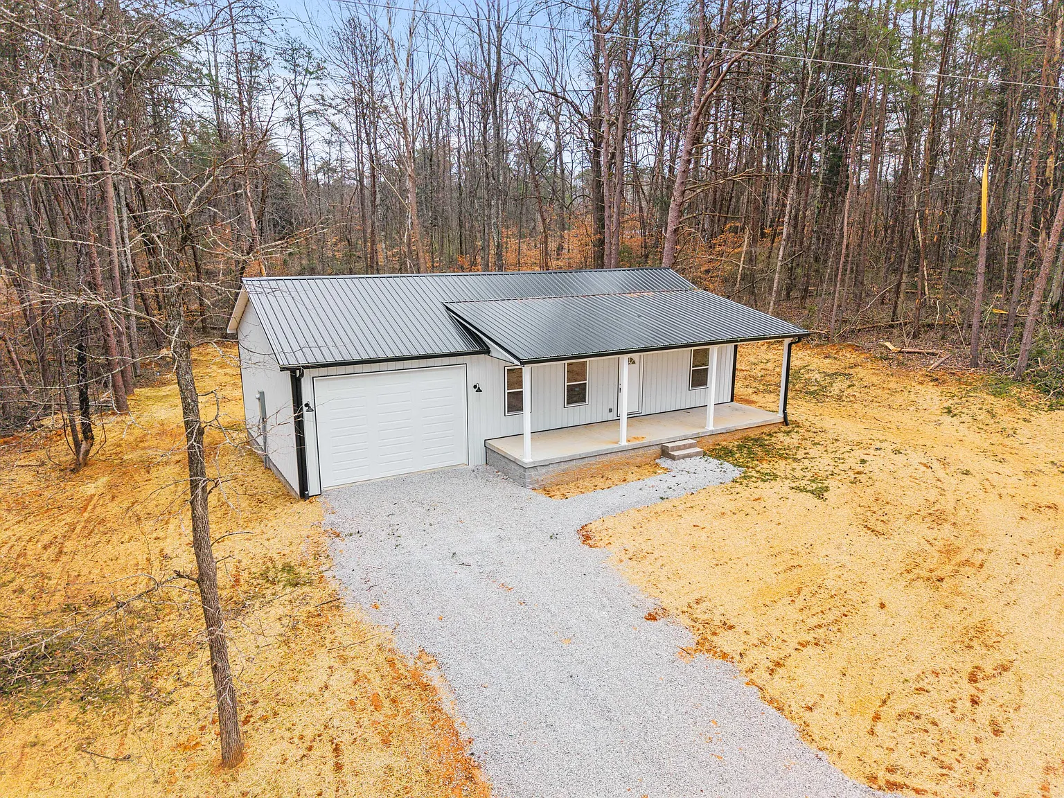 221 Pine Tree Circle Dr photo 1