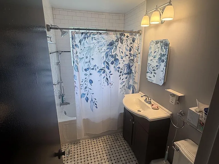 2349 N Early St — Photo 5