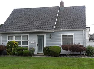 47 Cooper Ln, Levittown, NY 11756