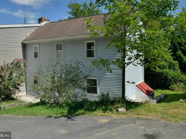 7 Helluva Hill Ln, Glen Mills, PA 19342