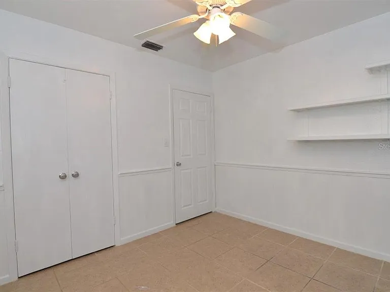 300 E Maine Ave — Photo 26