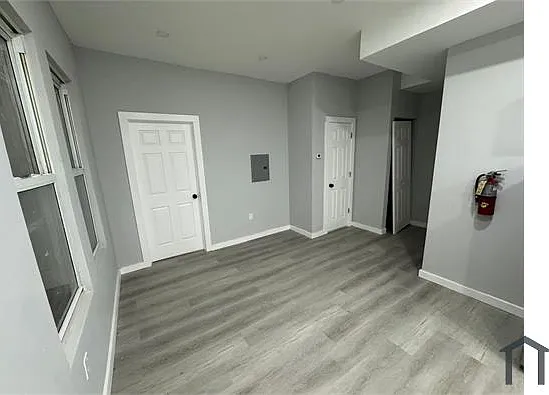 354 S 10th St #2L — Photo 2