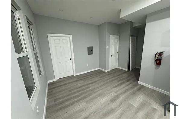 Building Photo - 354 S 10th St #2L