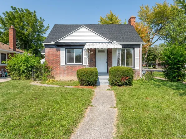 16861 Juliana Ave, Eastpointe, MI 48021