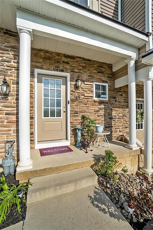 3 bed, 2.5 bath, 1715 sqft, $2,799 — Photo 3