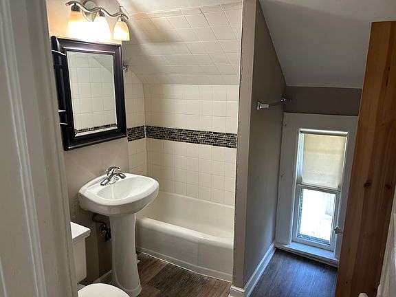 4th image of 630 Buchanan St NE #2