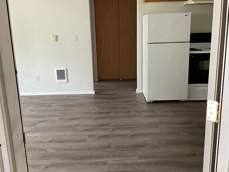 Ascot Place Apartments — Photo 6